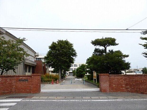 木更津市立岩根中学校 徒歩23分。1947年に開校された中学校です。 1820m