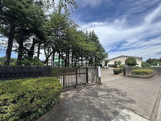 市原市立光風台小学校 徒歩14分。「やさしく、かしこく、たくましく」が目標。 1100m