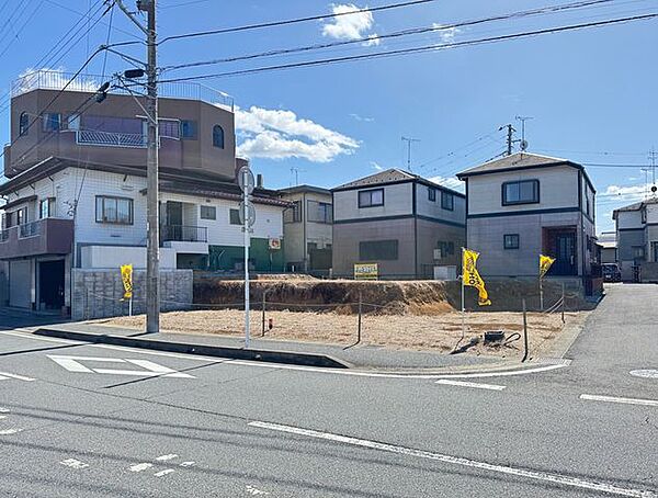 【現地写真】前面道路との接道間口は約8.5m。まずは、お気軽にお問い合わせください。