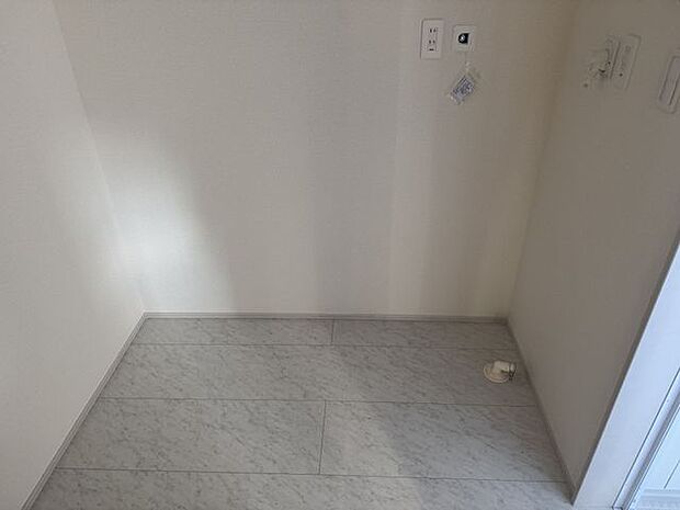 【ランドリールーム】専用のランドリールーム。家事効率UPを期待できそうです。