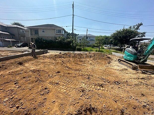 【現地写真】周辺は、閑静な住宅街でのびのび子育てが叶います。