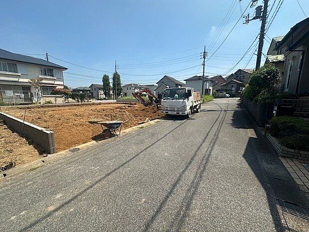 【現地写真】玄関から洗面室まで動線良好のため、帰宅時の手洗いがスムーズに行えます。