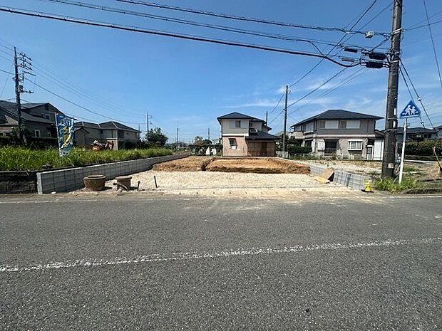 【現地写真】第一種低層住居専用地域内、閑静な住宅街に位置しています。
