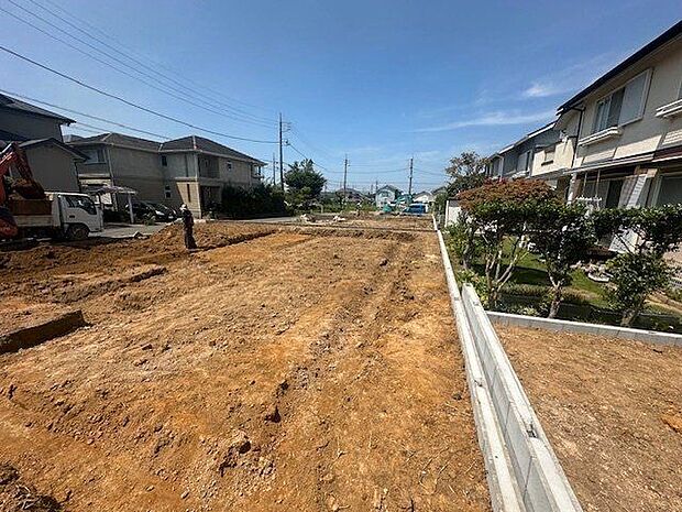 【現地写真】洋室(約8.75帖)はインナーバルコニーに面しており、主寝室としてもおすすめです。