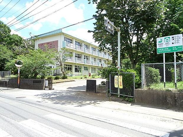 市原市立有秋東小学校 徒歩23分。学校教育目標は「やさしさ 夢 元気」です。 1800m