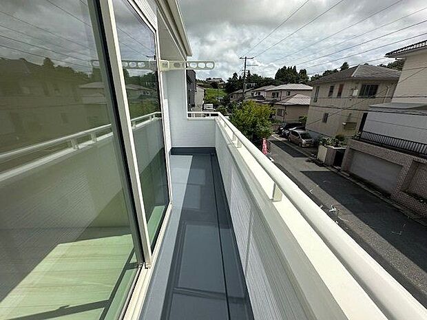 【バルコニー/施工例】陽当りのよい南向きのバルコニーです。※実際とは異なる場合があります。