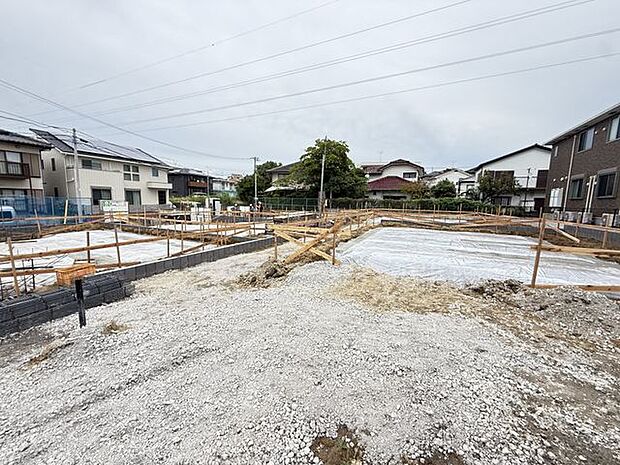 【現地写真】浴室乾燥機や温水洗浄便座など、暮らしに役立つ設備付きです！その他室内設備の詳細など、丁寧にご説明いたします。