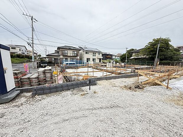 【現地写真】子育てグリーン住宅支援事業対象物件!真舟小学校まで徒歩11分(約880m)のため、お子様がいる世帯にもおすすめです。