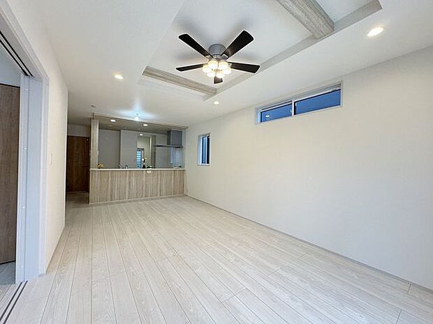 【LDK/施工例】ご家族との会話が弾む対面式キッチンです。※実際とは異なる場合があります。