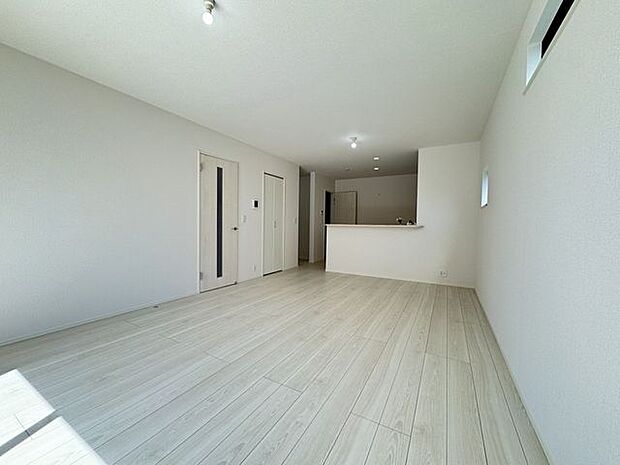 【LDK/施工例】TVモニター付きインターホンが設置されています。訪問者を事前にモニターで確認してから、対応ができて安心です。※実際とは異なる場合があります。