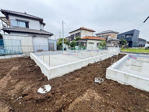 【現地写真】敷地面積は63坪以上。お子様の遊び場やガーデニングなど、お庭スペースを設けることも可能です。休日の楽しみが広がります。