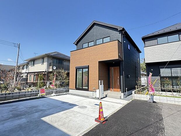 【外観/施工例】南向きで日当たり・風通しのよい立地です。周辺環境と合わせて、ぜひ現地をご見学ください。※実際とは異なる場合があります。