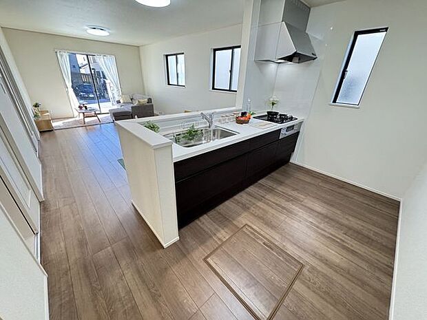 【LDK/施工例】統一感のある内装デザインが採用されています。※実際とは異なる場合があります。