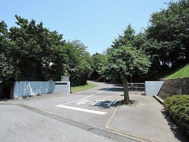 袖ケ浦市立昭和中学校 徒歩23分。学校HPでは、各種お便りなどをご確認可能です。 1800m