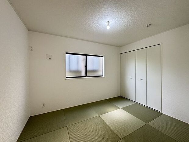 【洋風和室/施工例】モダンな縁なし畳が採用されています。デザイン性のあるお部屋!※実際とは異なる場合があります。