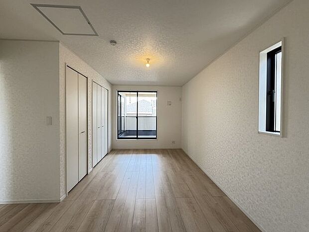 【洋室/施工例】全居室2面採光仕様!明るく風通しが良く、快適な住空間でお過ごしいただけます。※実際とは異なる場合があります。