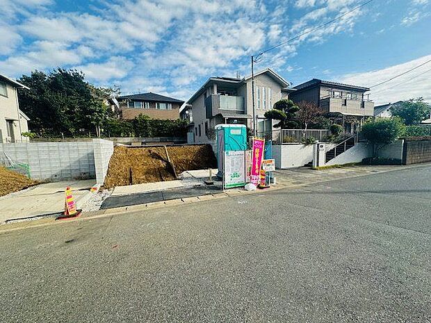 【現地外観写真】断熱等級6取得の長期優良住宅です。ご家族皆様で、長く、快適に暮らすことができます。