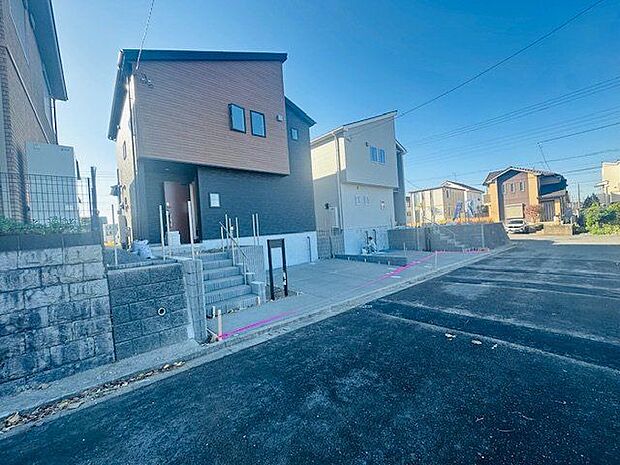 【外観/3号棟】長く住み継げる長期優良住宅。耐震等級3・断熱等級6取得済の住まいです。フラット35Sに対応しています。