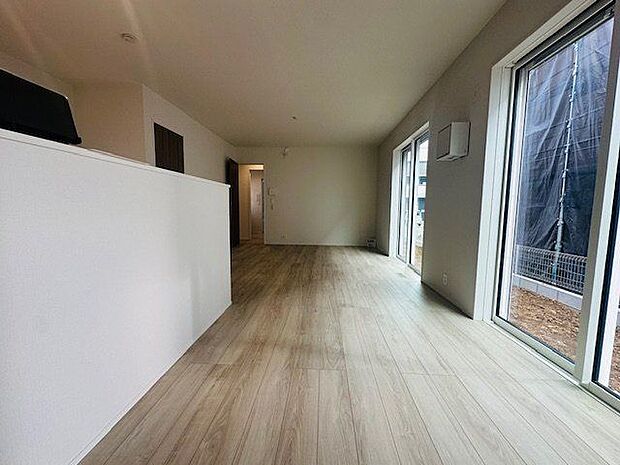 【リビング/7号棟】落ち着いた雰囲気で過ごしたりご家族でわいわい盛り上がったりする日も◎