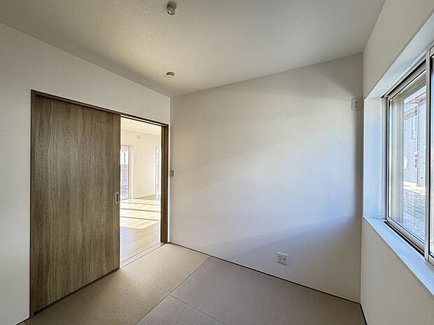 【和室】客間やお子様のプレイルームとしても重宝しそうです。