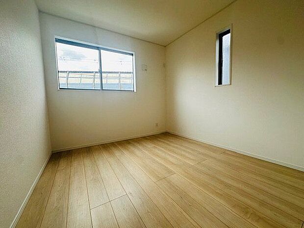 【洋室/約5.2帖/1号棟】2階の各洋室は振り分けタイプ。寝室やお子様部屋、趣味室などお好みの用途で使用することができます。