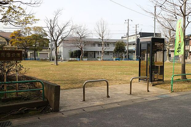 南田公園 徒歩16分。すべり台やブランコ、スプリング遊具などのほか、砂場や広場があり、思いっきり遊べる公園です。 1260m