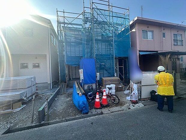【現況外観/1号棟】ご家族で長く安心して住み継げる長期優良住宅です。市原市立若宮小学校まで徒歩1分(約60m)。子育て世帯におすすめの立地です。