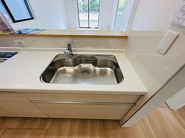 【キッチン/1号棟】清潔に保ちやすい、ステンレスシンクが採用されています。