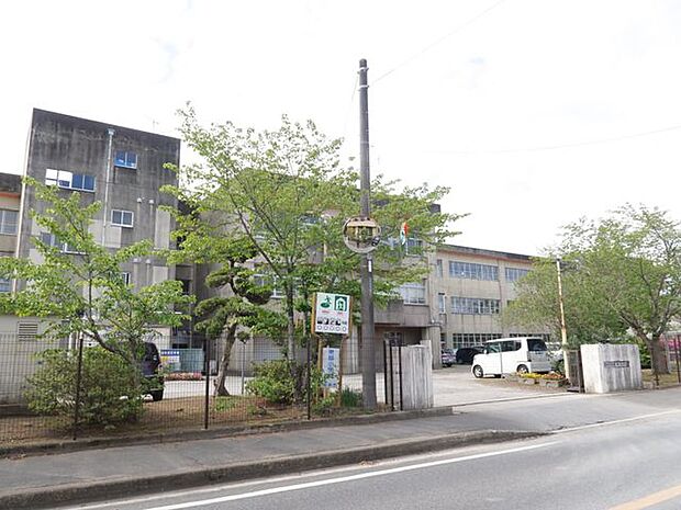 茂原市立東部小学校 徒歩11分。「心豊かで、確かな学力を身に付けた、元気な東部っ子の育成」が、学校教育目標に掲げられています。 850m