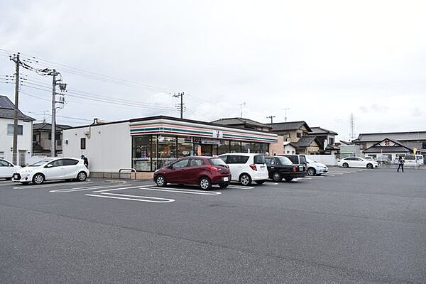 セブン-イレブン 市原白金小学校前店 徒歩4分。24時間営業。駐車場有。お弁当やおにぎり、お惣菜、デザート、日用品など豊富なお取り扱いがあります。 280m