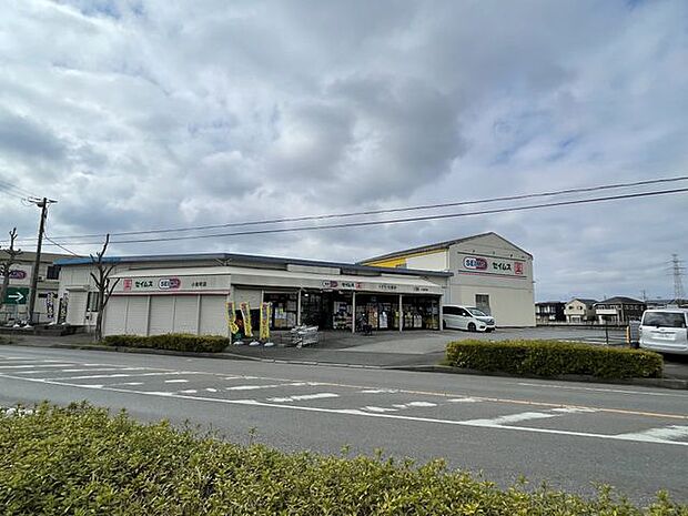 ドラッグセイムス小倉町店 徒歩7分。営業時間/8:30〜23:45。健康食品や介護・ベビー用品、化粧品、食品などのお取り扱いがあります。 550m