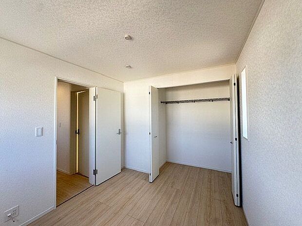 【洋室/約5.2帖】子ども部屋や趣味のスペース、ゲストルームなど生活スタイルに合わせて利用できます。