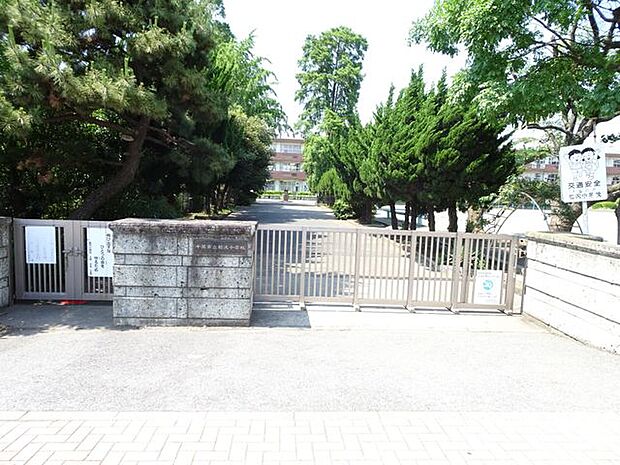 千葉市立鶴沢小学校 徒歩24分。学校教育目標は「心身ともに健康で、自主・創造・知性に富んだ情操豊かな児童の育成」です。 1900m