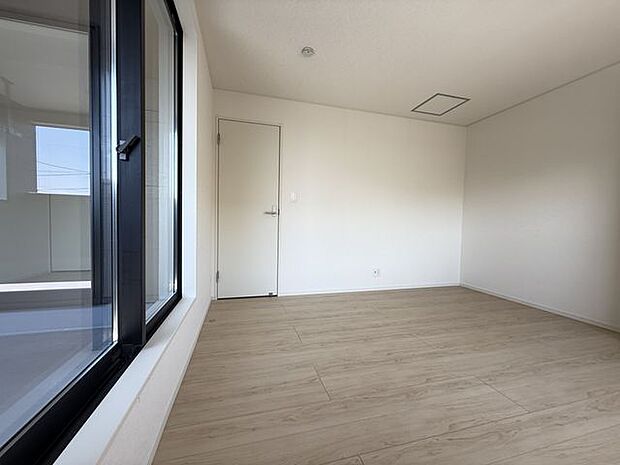 【洋室/約8帖(3号棟)】洋室の中で最も広く、主寝室にもおすすめです。