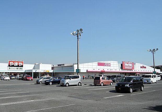 マックスバリュ辰巳台店 徒歩13分。24時間営業。クリーニング店と美容院が併設されています(営業時間は異なります)。駐車場有。 1000m