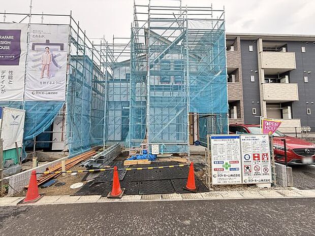 【現地写真/3号棟】安心の暮らしを提供するため、オリジナル工法の「I.D.S工法」が採用された住宅。「地震に強い家」を実現します。