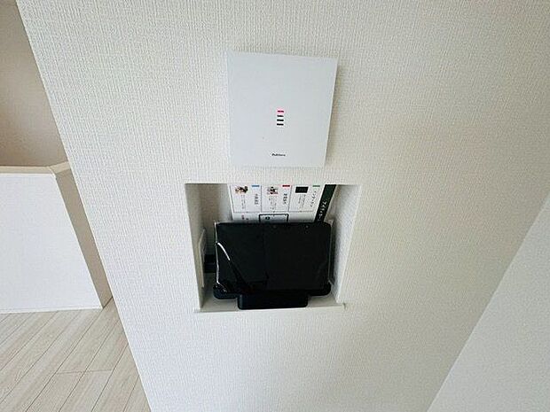 【多機能タブレット】インターホンや対応家電をタブレットで操作できます。