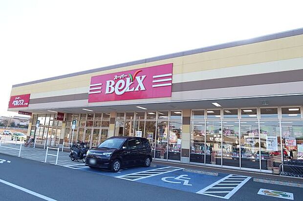 スーパーベルクス 仁戸名店 徒歩10分。営業時間/10:00~21:00(日曜日は9:00開店)。駐車場有。大朝市が開催されています。 770m