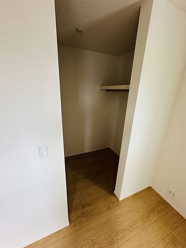 【WIC/2号棟】オープンタイプなので、両手が塞がっていてもスムーズに出入りできます。