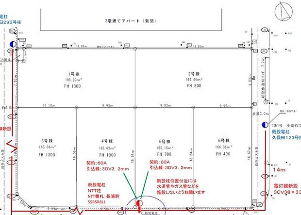 【全体区画図】前面道路の幅員は、西側・南側約6.0m、東側約12.0m。幅員にゆとりがあるため、車の入出庫を落ち着いて行えそうです。