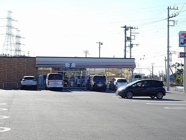 セブンイレブン市原椎津店 徒歩12分。24時間営業。駐車場あり。広々とした駐車場は2方向から出入り可能でアクセスしやすいです。 903m