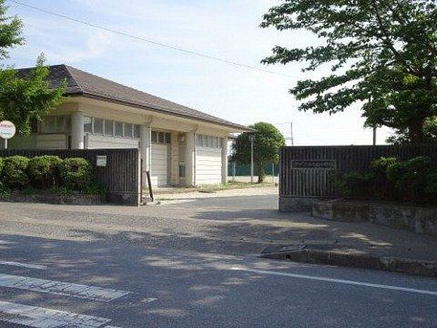 市原市立国分寺台中学校 徒歩8分。負担なく通える距離にあります。スローガンは「本氣・意専心・頂点へ」です。 583m