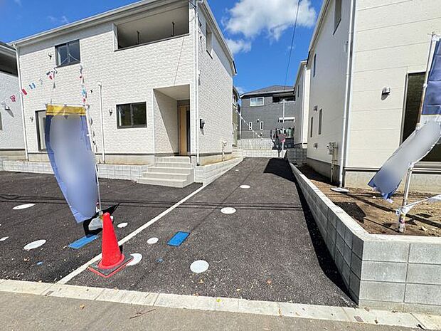【現地写真/13号棟】市原市立国分寺台小学校まで徒歩10分(約797m)、市原市立国分寺台中学校まで徒歩8分(約583m)。子育て世帯にもおすすめの立地です。