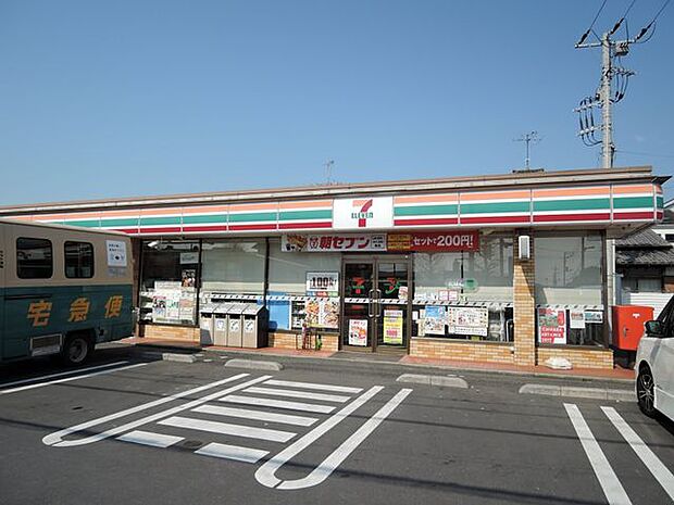 セブンイレブン市原根田店 徒歩3分。24時間営業。駐車場が広く、車でお出かけした日や、仕事の行き帰りなど様々なシーンでご利用しやすいです。 230m