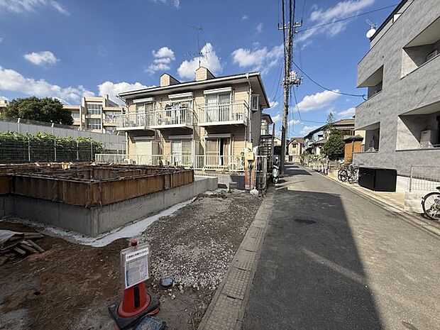 【前面道路含む現地】千葉市立院内小学校まで徒歩2分(約160m)と近く、お子様の毎日の通学も安心です。