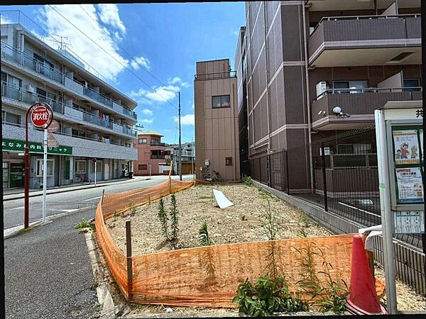 【外観】低層の一戸建を中心とした街並が続き周辺は陽当り良好！採光や開放性に恵まれた住環境となります！
