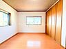 室内：穏やかな寛ぎあじわえるお部屋では有意義な時間がつくれます！大きな窓からと陽光が注がれる明るい空間！光もアクセントの一つとして。一人時間も充実したものにできるプライベートルームは日々を豊かにします！！ 