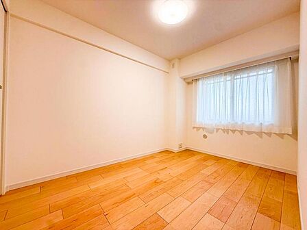 健やかな時間を過ごせるプライベートルームはとても大切です!!インテリアにも合わせやすいカラーリング!それぞれの居室に思い思いのコーディネートをしてより空間を演出することでよりいっそう大事にな空間に!