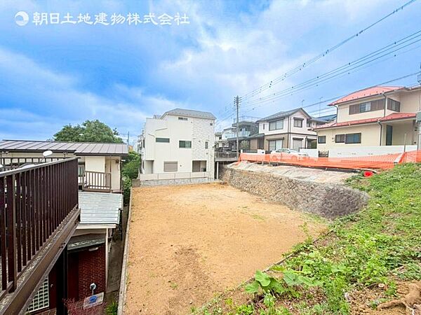 開放感があり日当りも良好です！目の前に広がる開放感とゆとり。暮らしの夢を育む住まいがここにあります！