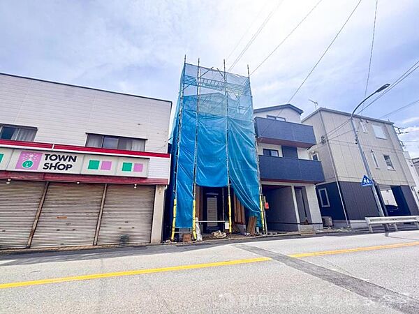 周辺環境とのコラボレーションにより明るく開放的な空間！落ち着いたお洒落な外観で機能的な生活！